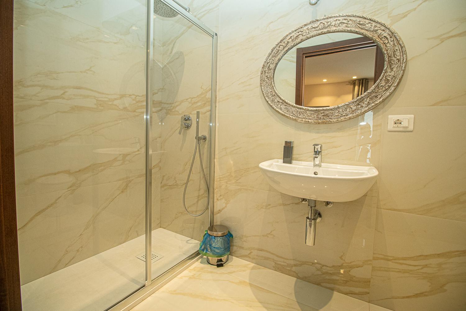 Suebi Rooms And Appartament Термолі Екстер'єр фото