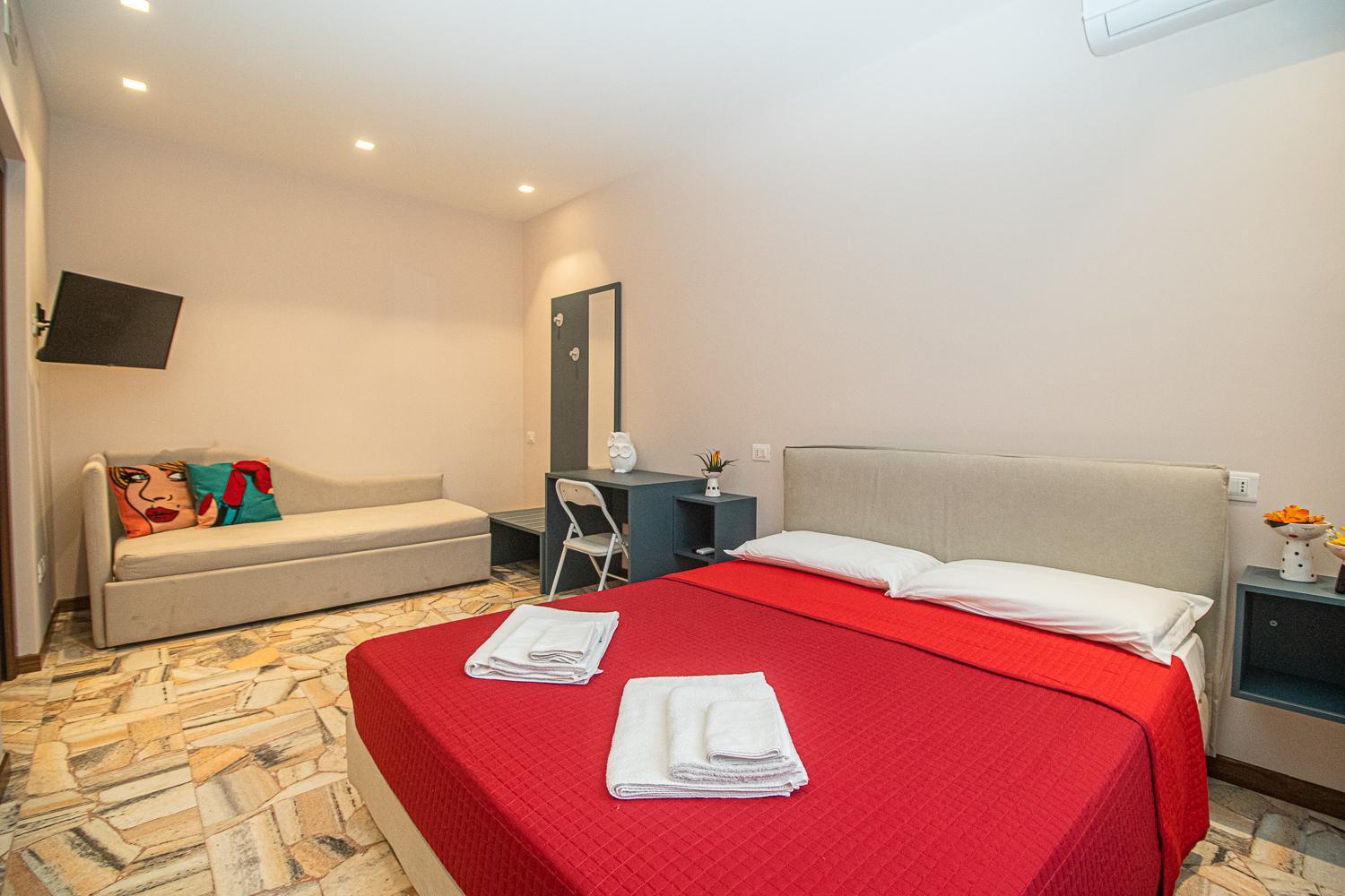 Suebi Rooms And Appartament Термолі Екстер'єр фото